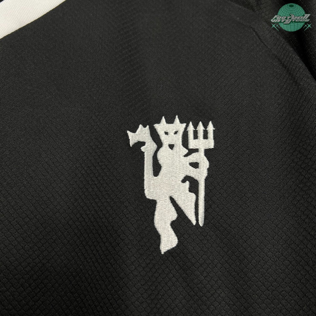 Manchester United 24/25 Away Goalkeeper Jersey