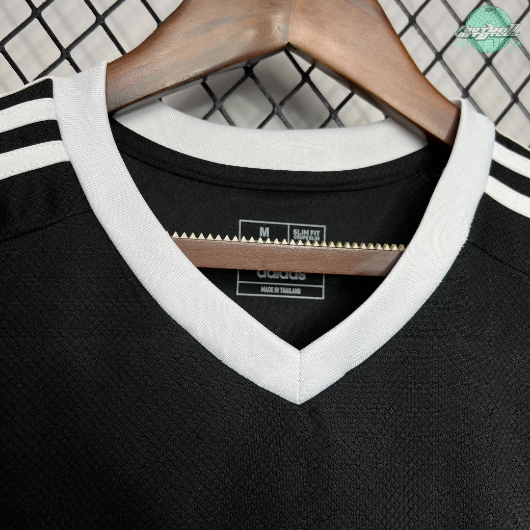 Manchester United 24/25 Away Goalkeeper Jersey